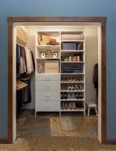 ahhh... a beautifully organized closet